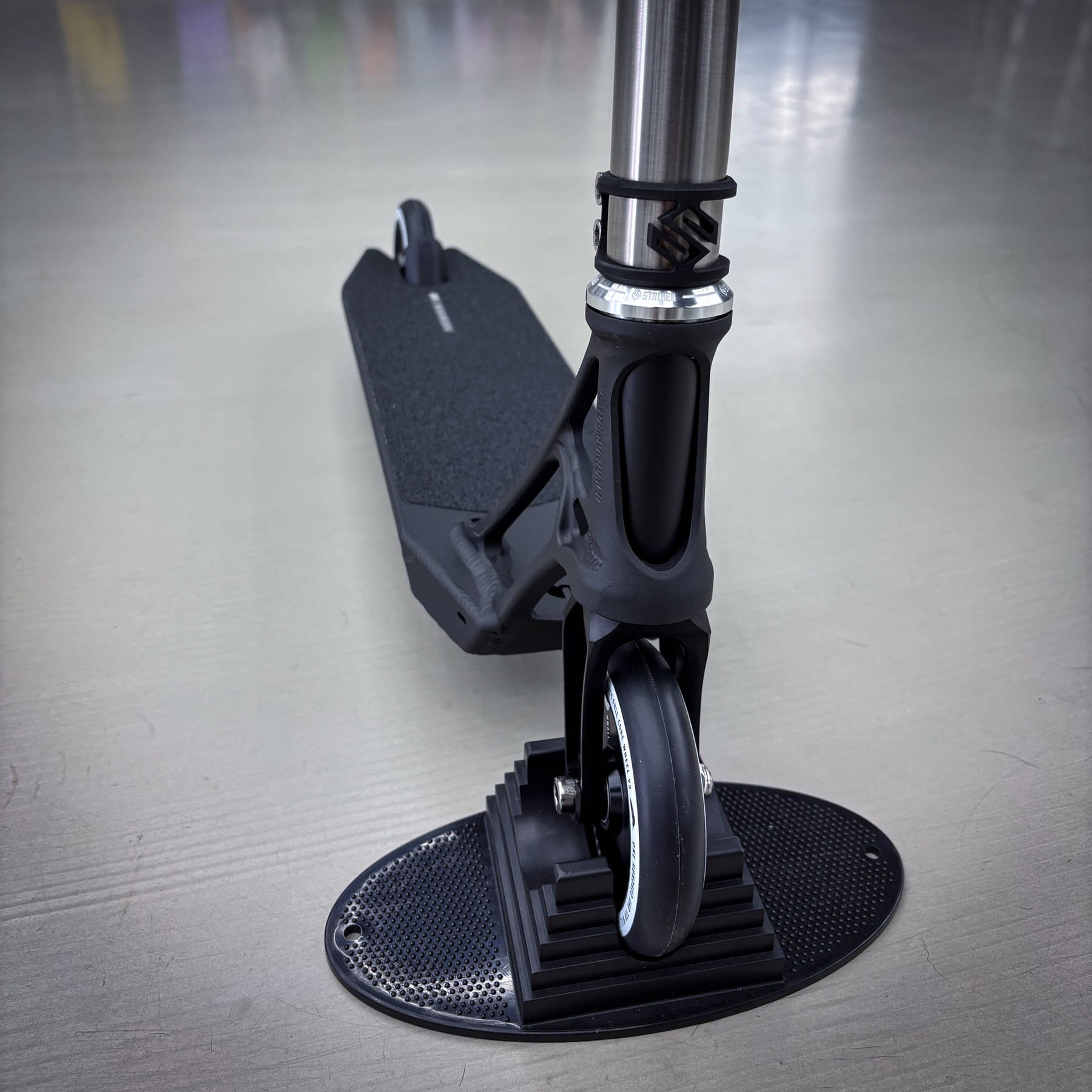Striker Titan Pande Custom Build - Black/Silver-ScootWorld.dk