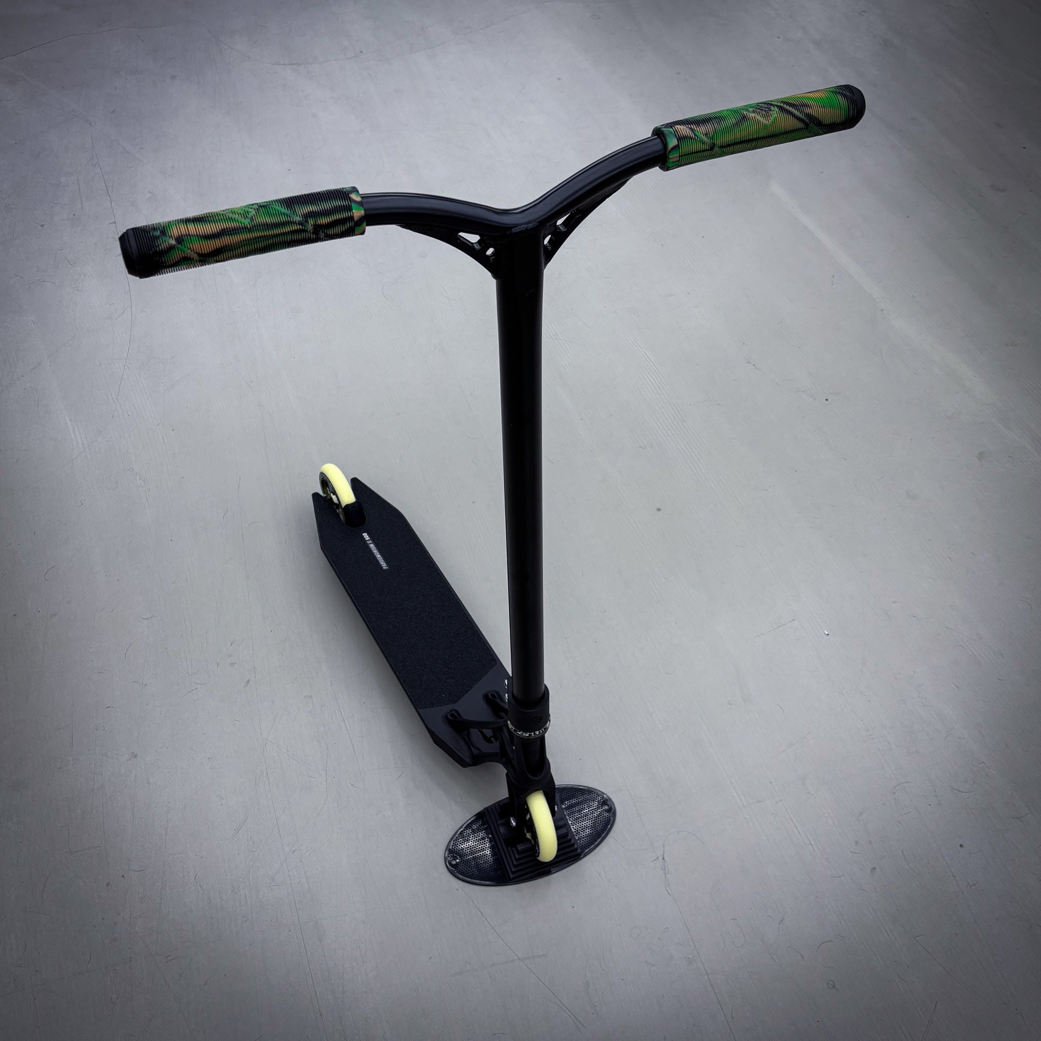 Striker Ethic Camo Custom Build - Black-ScootWorld.dk