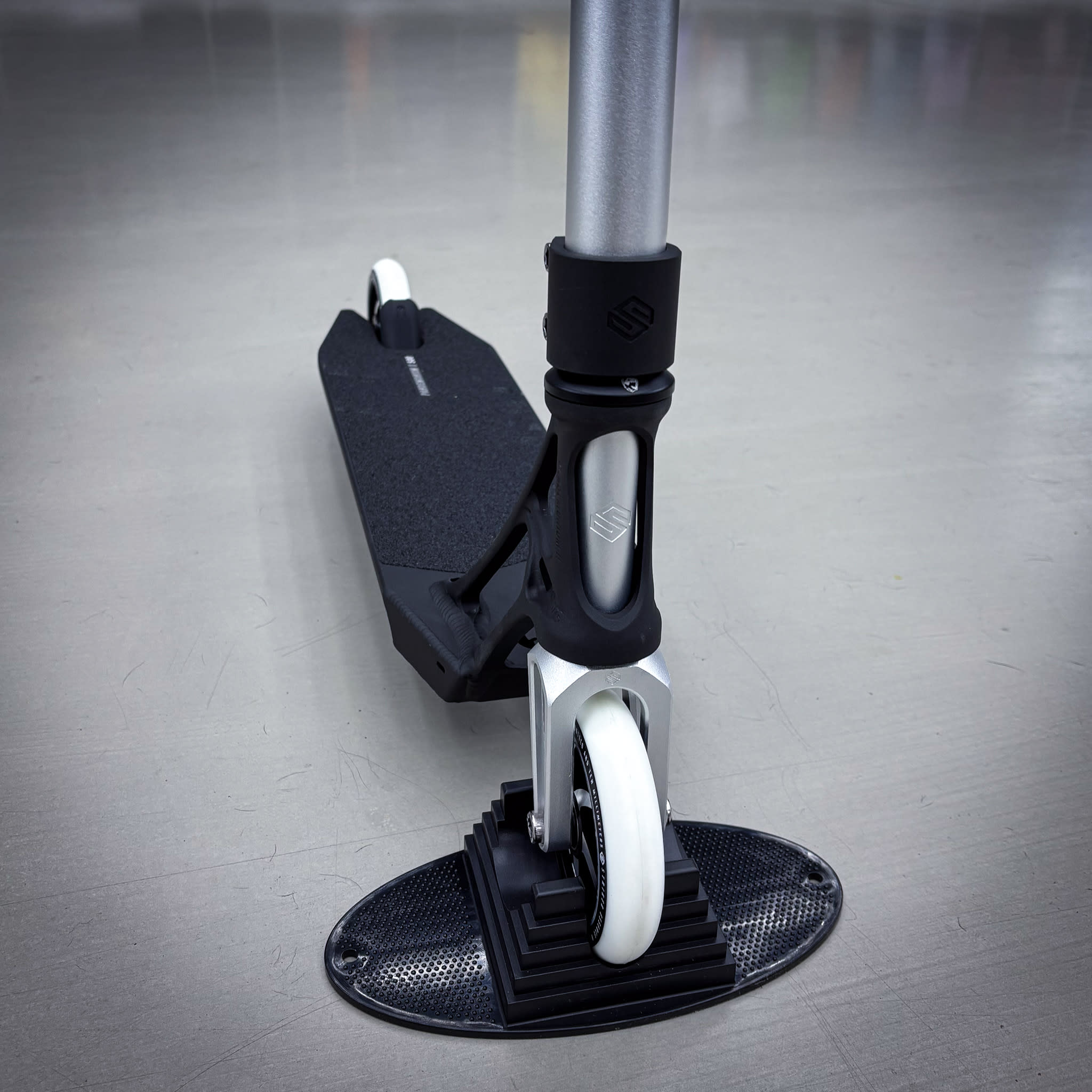 Striker Ethic Black/Silver Custom Build - Black/Silver-ScootWorld.dk