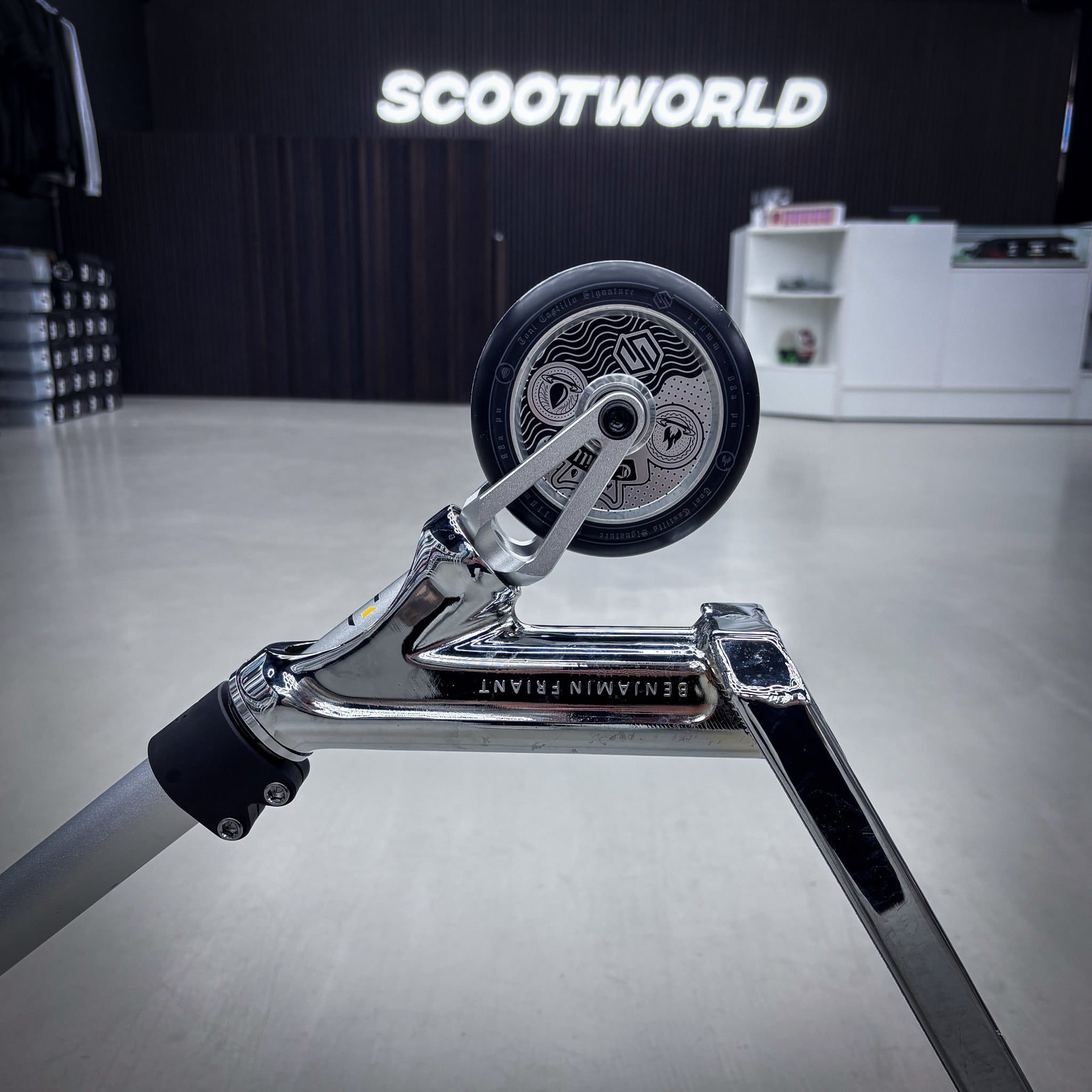 Striker BenJ Silver Custom Build - Silver-ScootWorld.dk