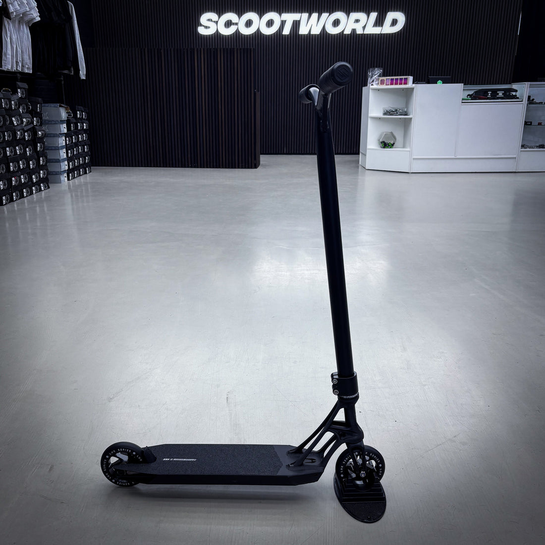 Striker Pande Black 460 Custom Build - Black-ScootWorld.dk