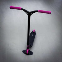 Striker Pande Black/Pink Custom Build - Black/Pink-ScootWorld.dk