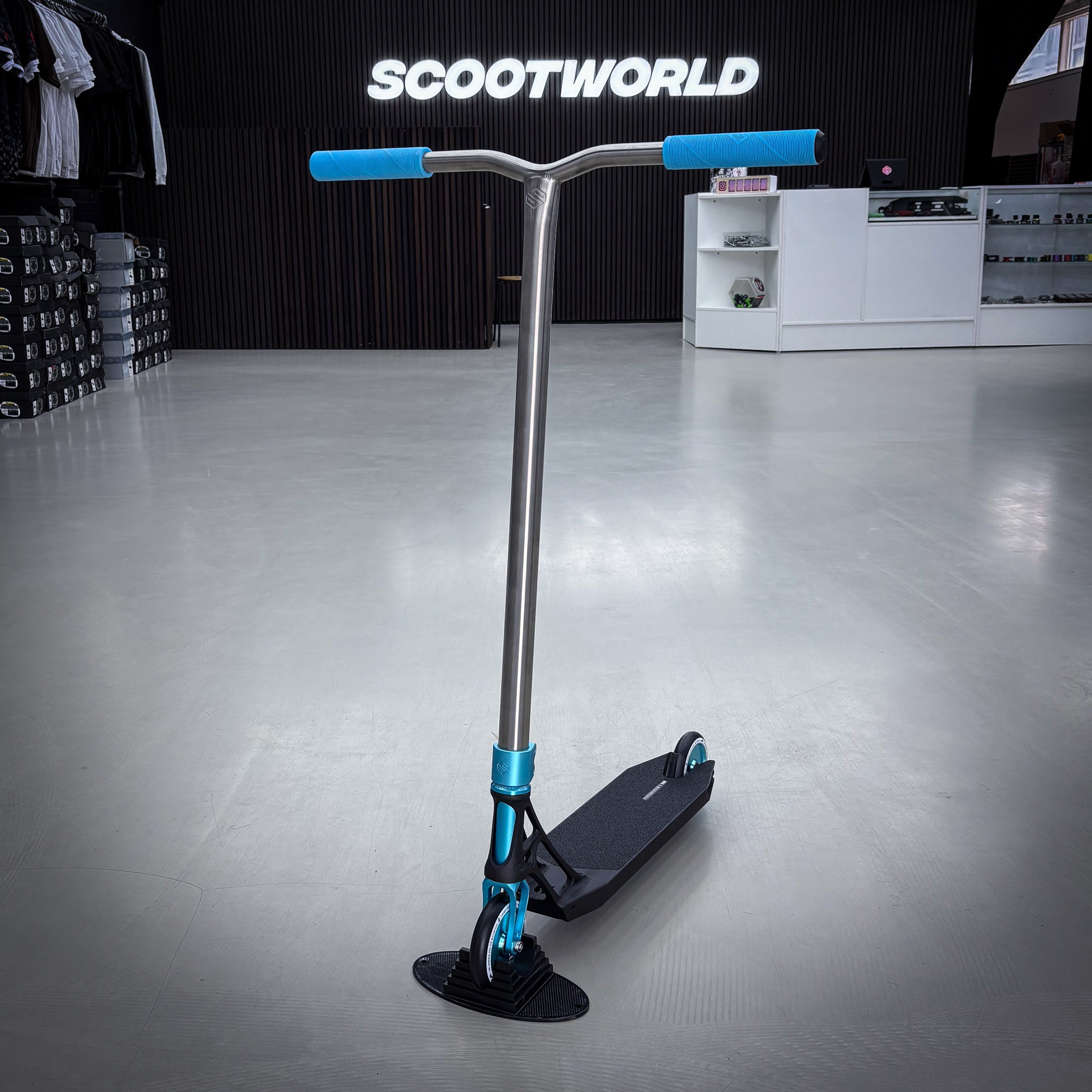 Striker Titan Pande Custom Build - Black/Teal/Silver-ScootWorld.dk