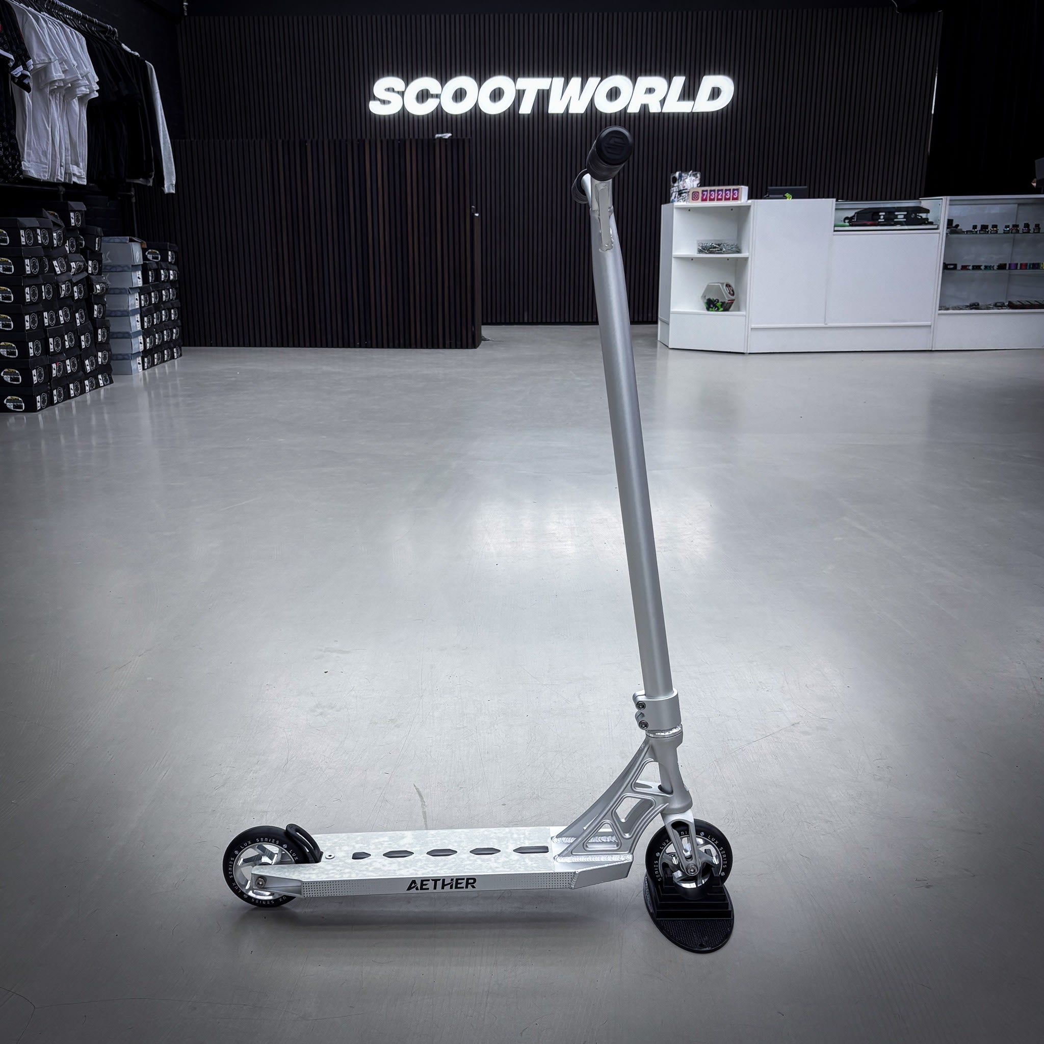 Striker Aether Silver Custom Build - Silver-ScootWorld.dk