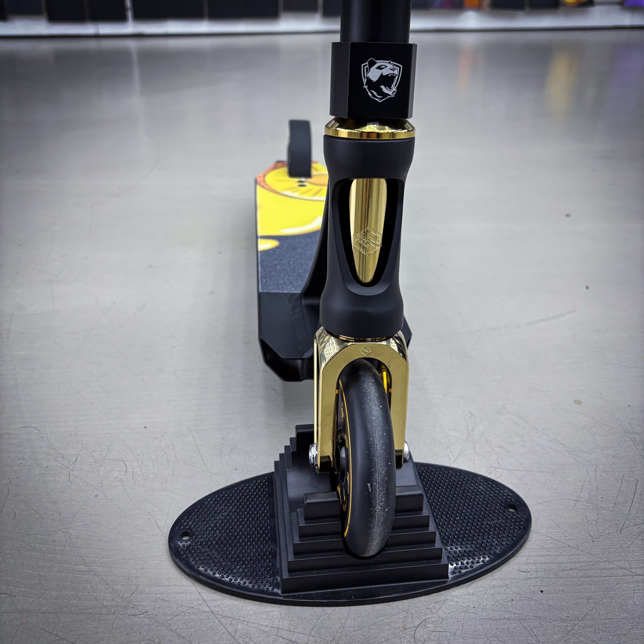 Striker Panda Freestyle Custom Build - Black/Gold/Yellow-ScootWorld.dk