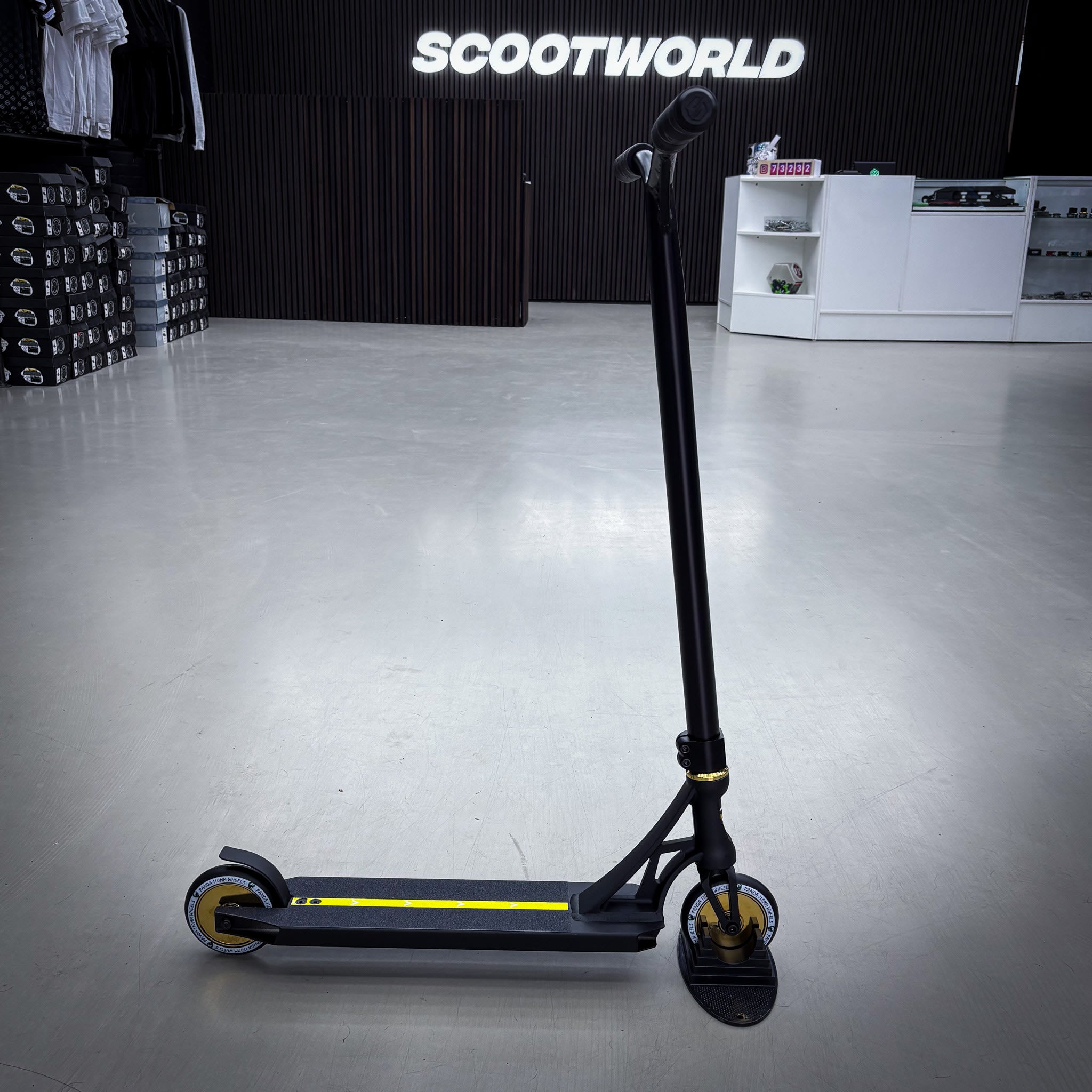 Striker Panda Freestyle Custom Build - Black/Gold-ScootWorld.dk