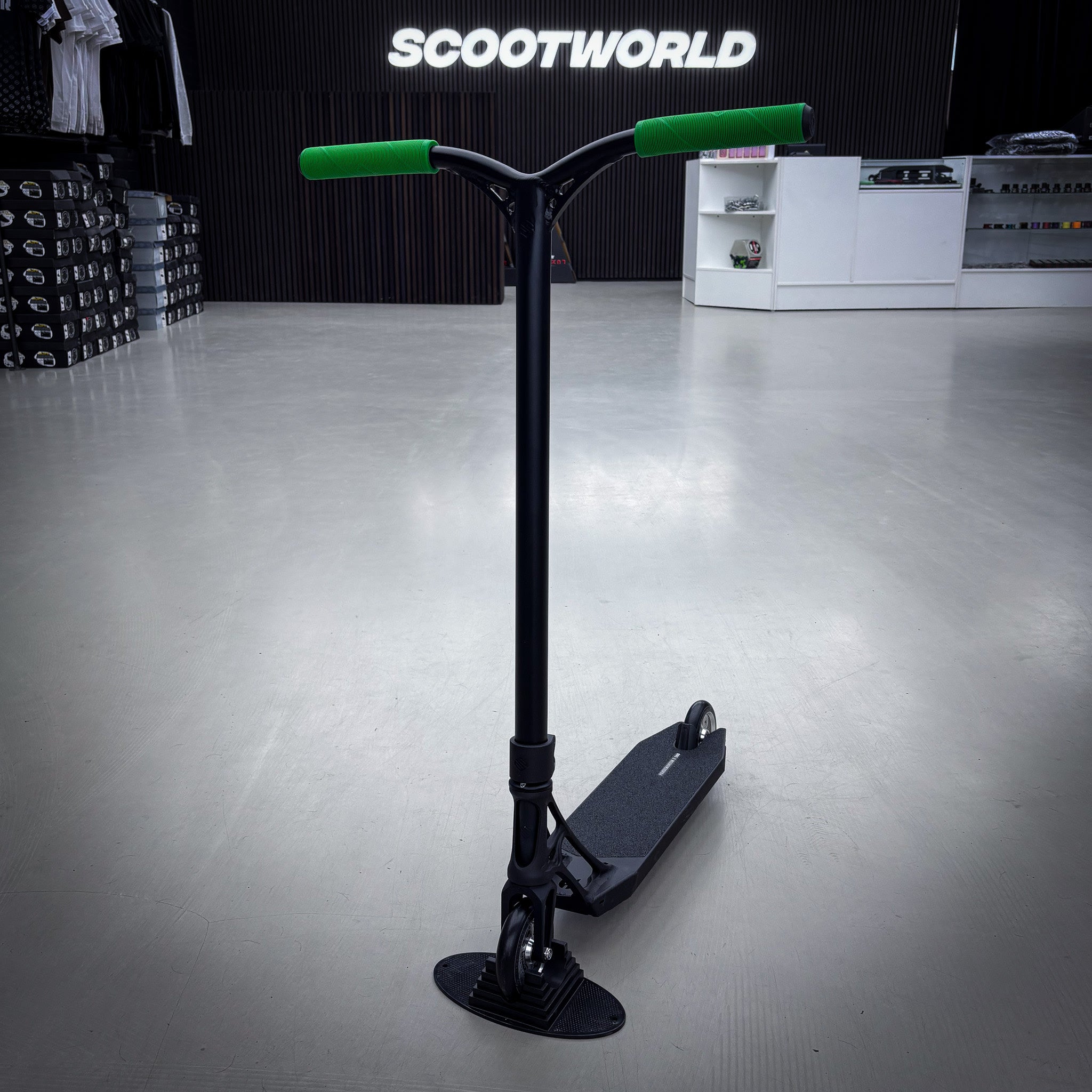 Striker Ethic Pandemonium Custom Build - Black/Green-ScootWorld.dk