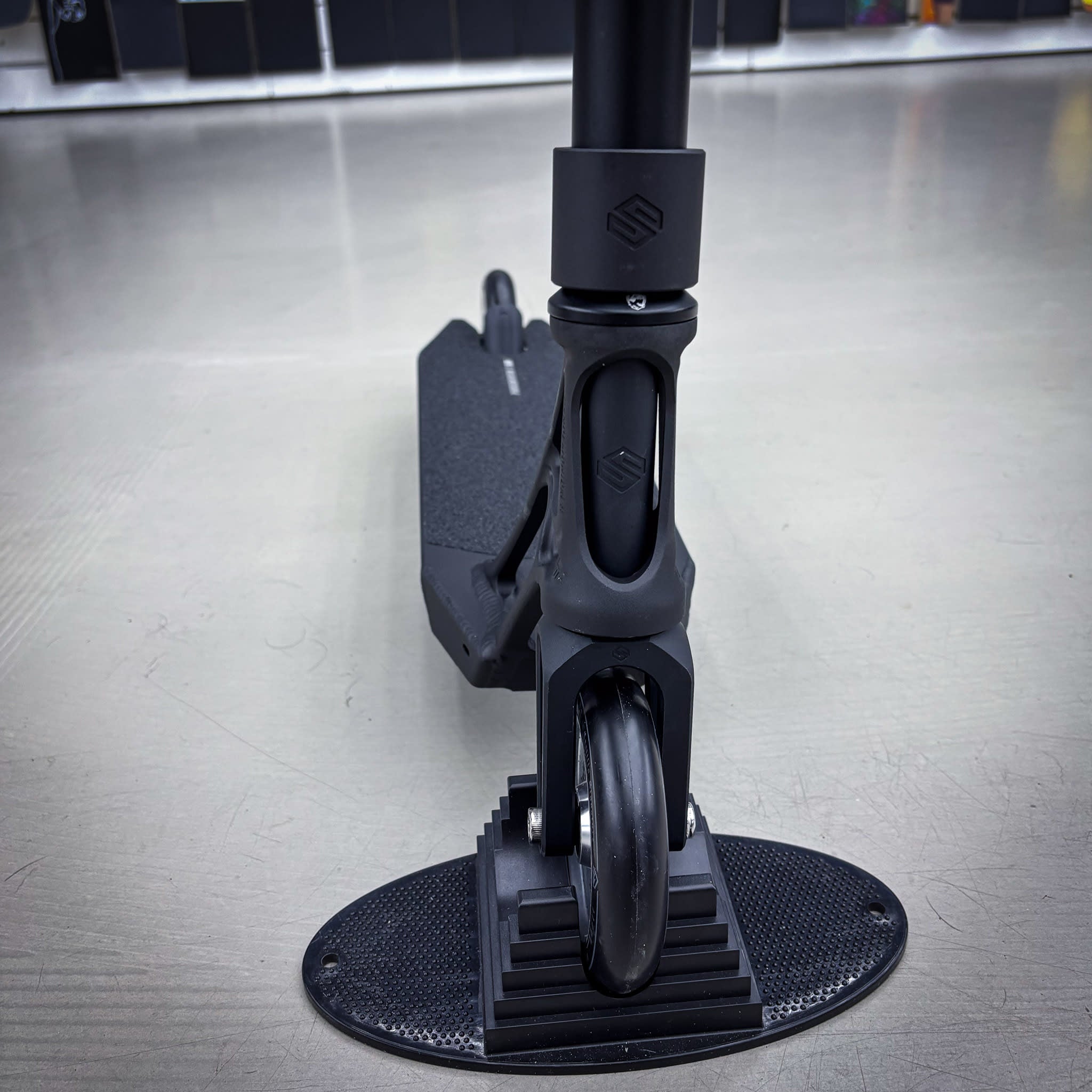 Striker Ethic Pandemonium Custom Build - Black/Green-ScootWorld.dk