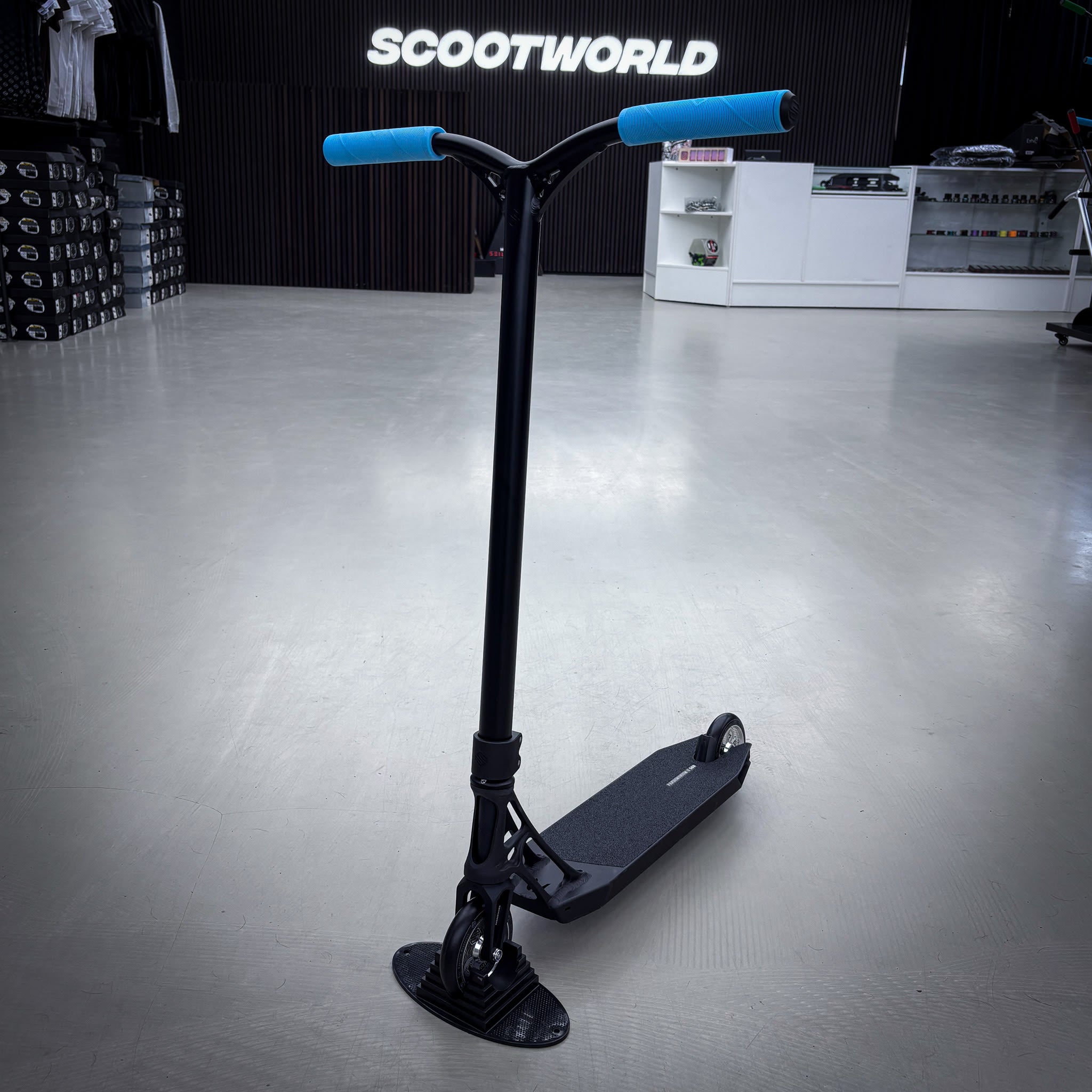 Striker Ethic Pandemonium Custom Build - Black/Teal-ScootWorld.dk