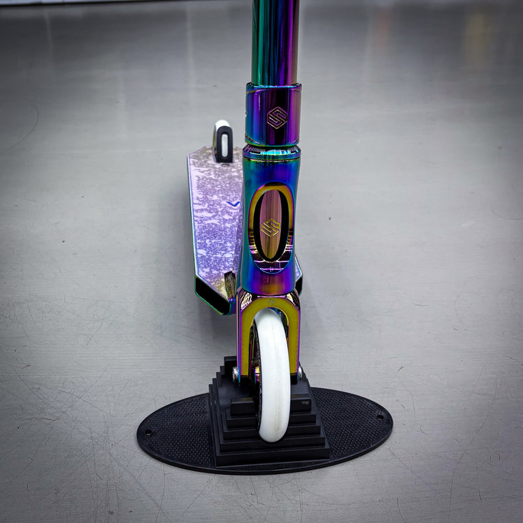 Striker Rainbow Custom Build - Rainbow-ScootWorld.dk