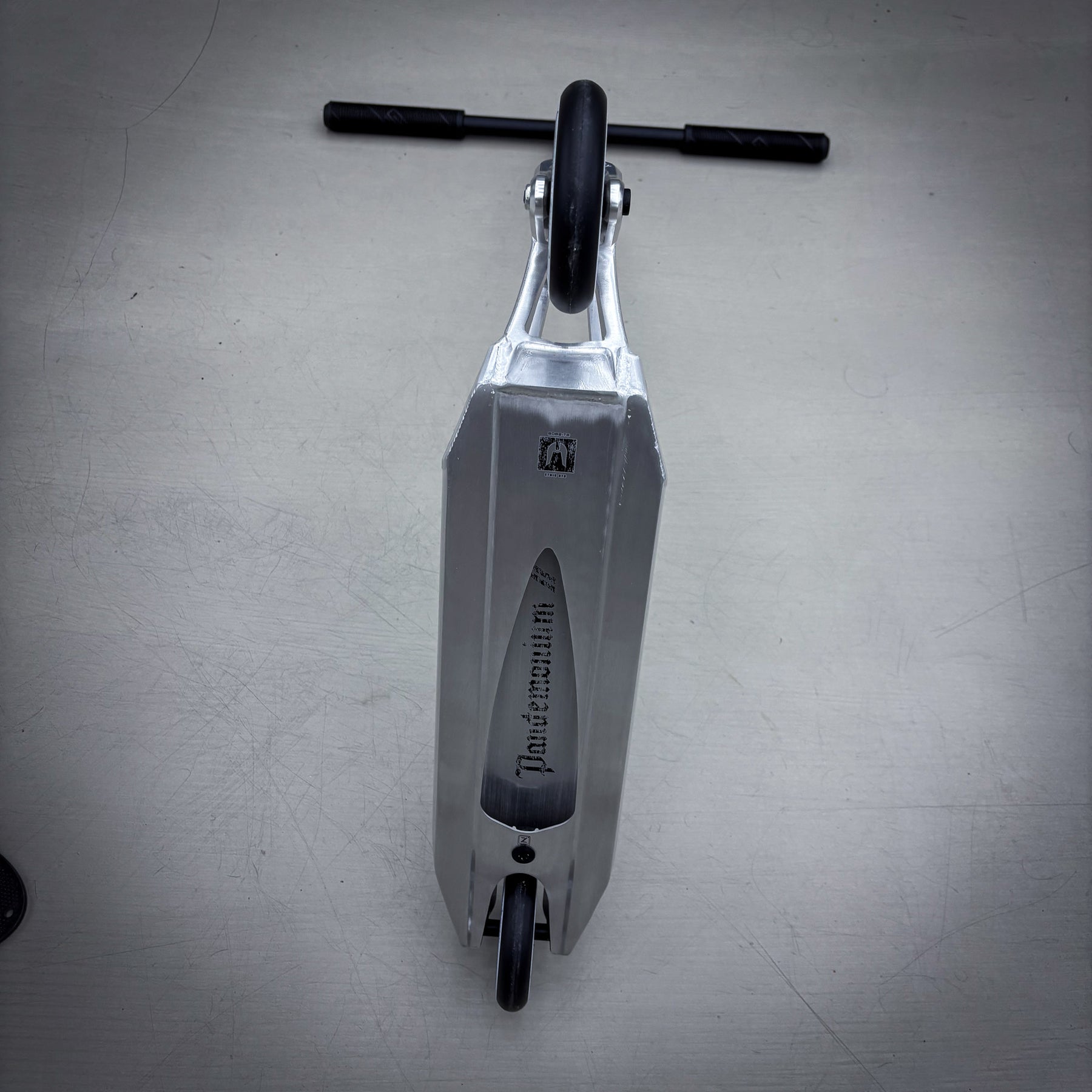 Striker Ethic 460mm Silver Black Custom Build - Silver/Black-ScootWorld.dk