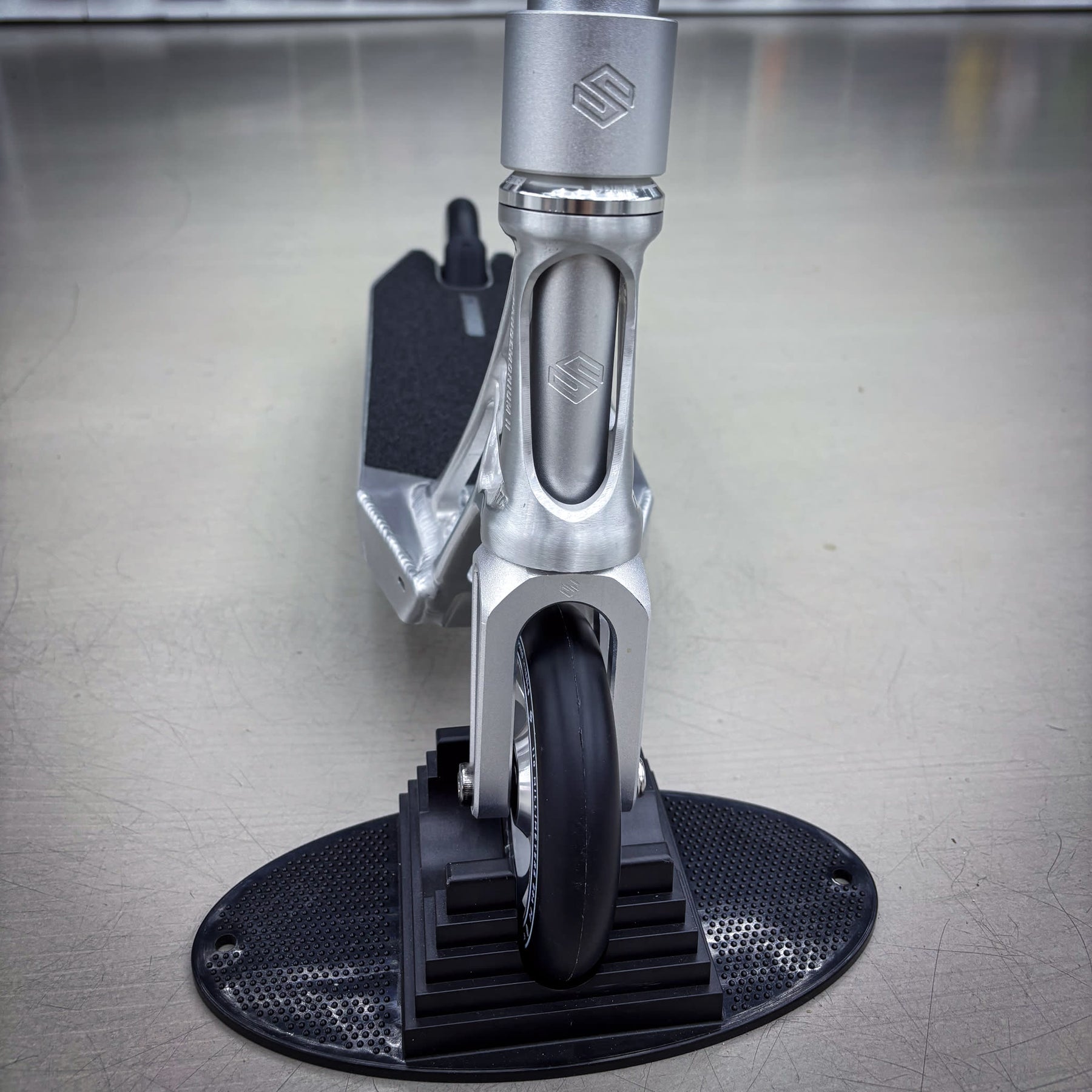 Striker Ethic Silver Custom Build - Silver-ScootWorld.dk