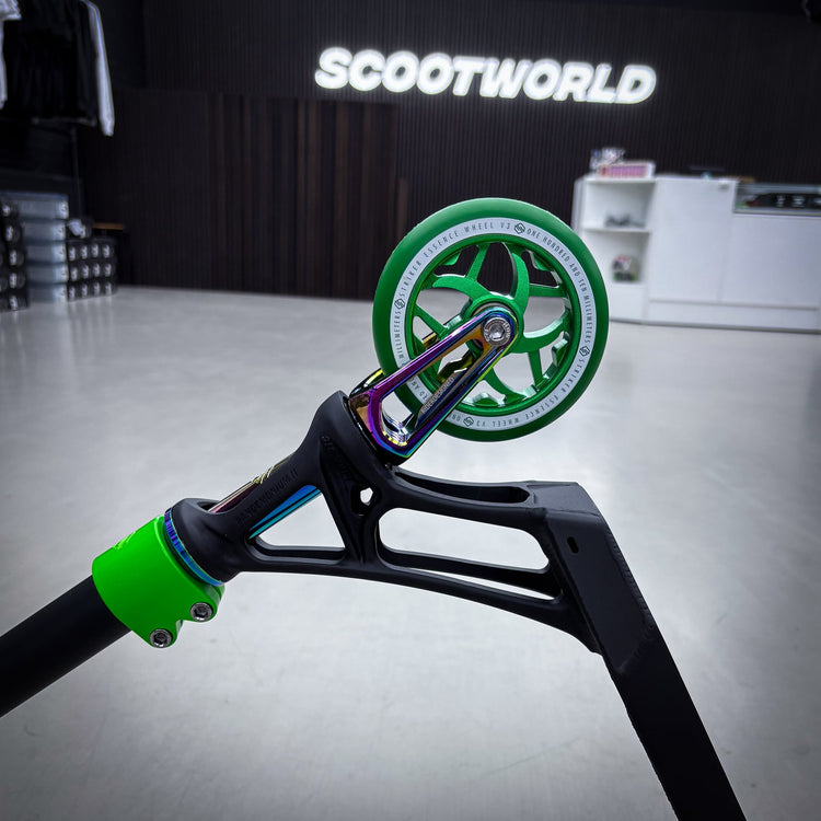 Striker Ethic Black/Green 460 Custom Build - Black/Green-ScootWorld.dk