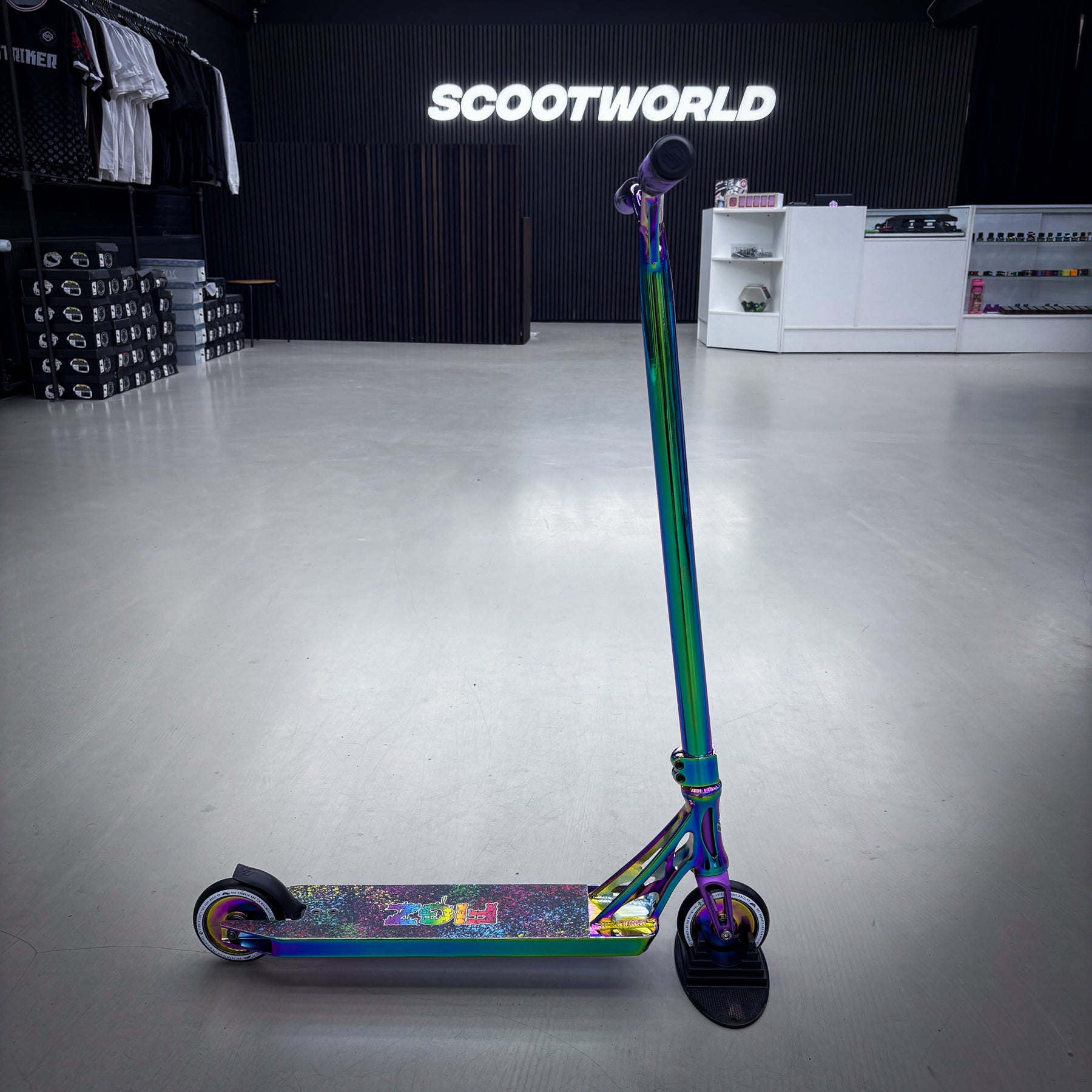 Striker Full Rainbow Custom Build - Rainbow-ScootWorld.dk