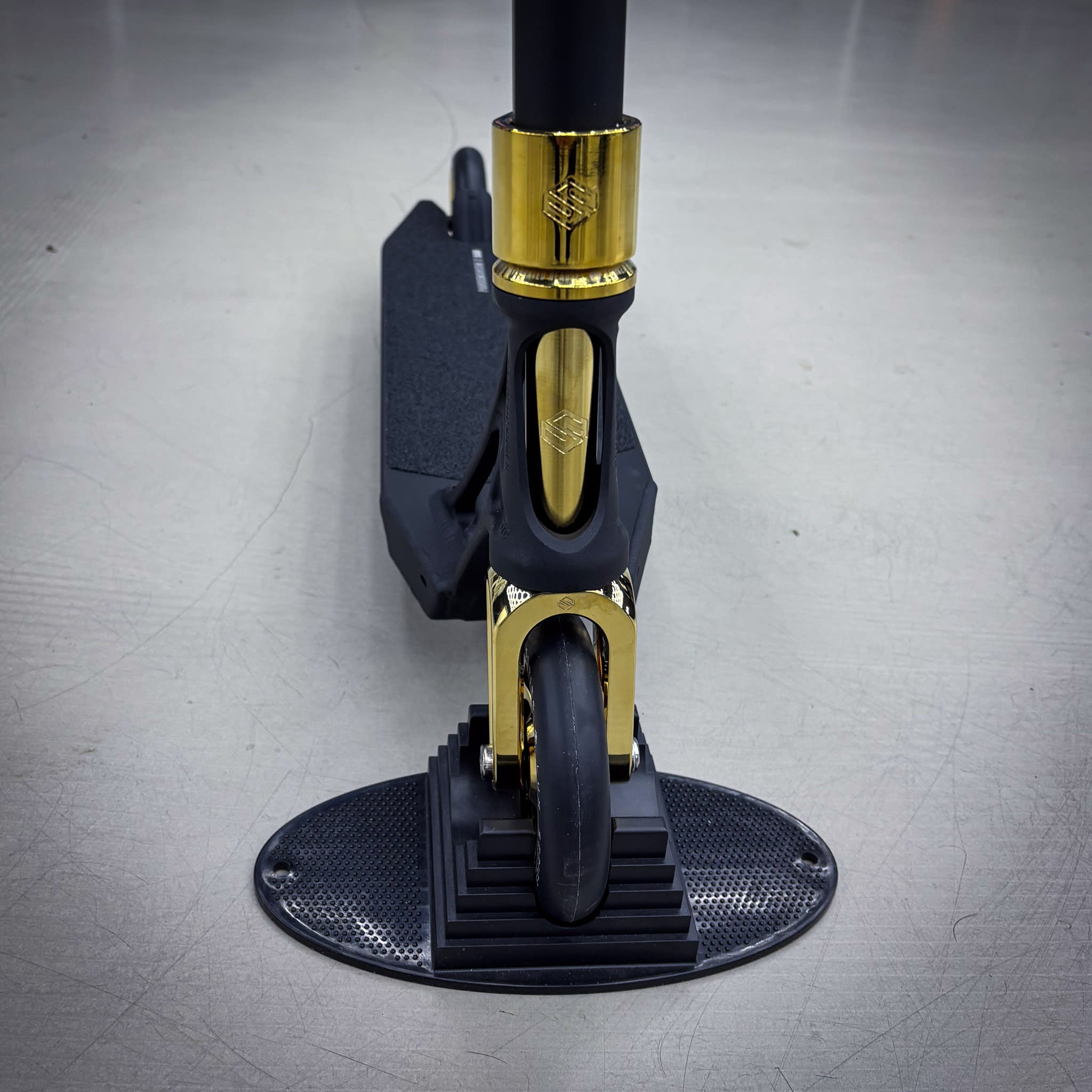 Ethic Black/Gold Custom Build - Black/Gold-ScootWorld.dk