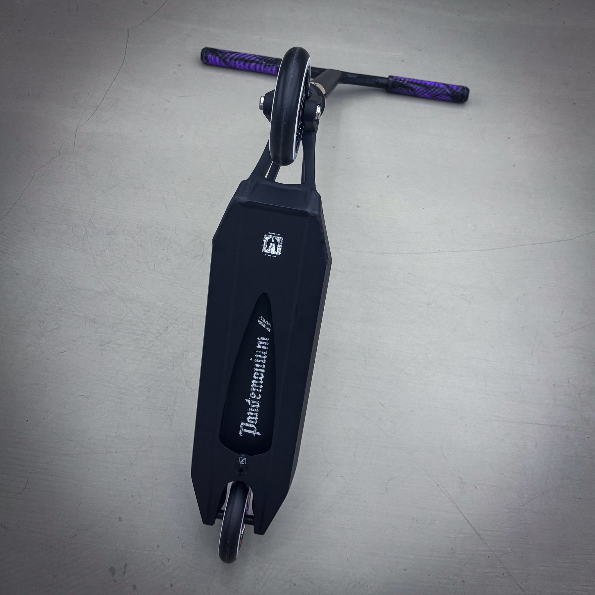 Striker Ethic Black/Rainbow Custom Løbehjul - Black/Rainbow-ScootWorld.dk