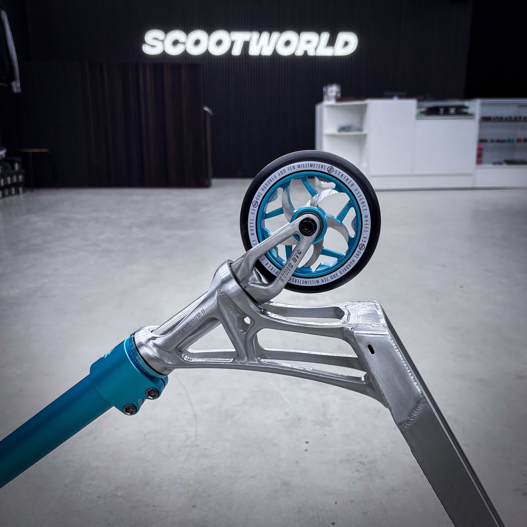 Striker Pande Raw/Teal Essence Custom Løbehjul - Raw/Teal-ScootWorld.dk