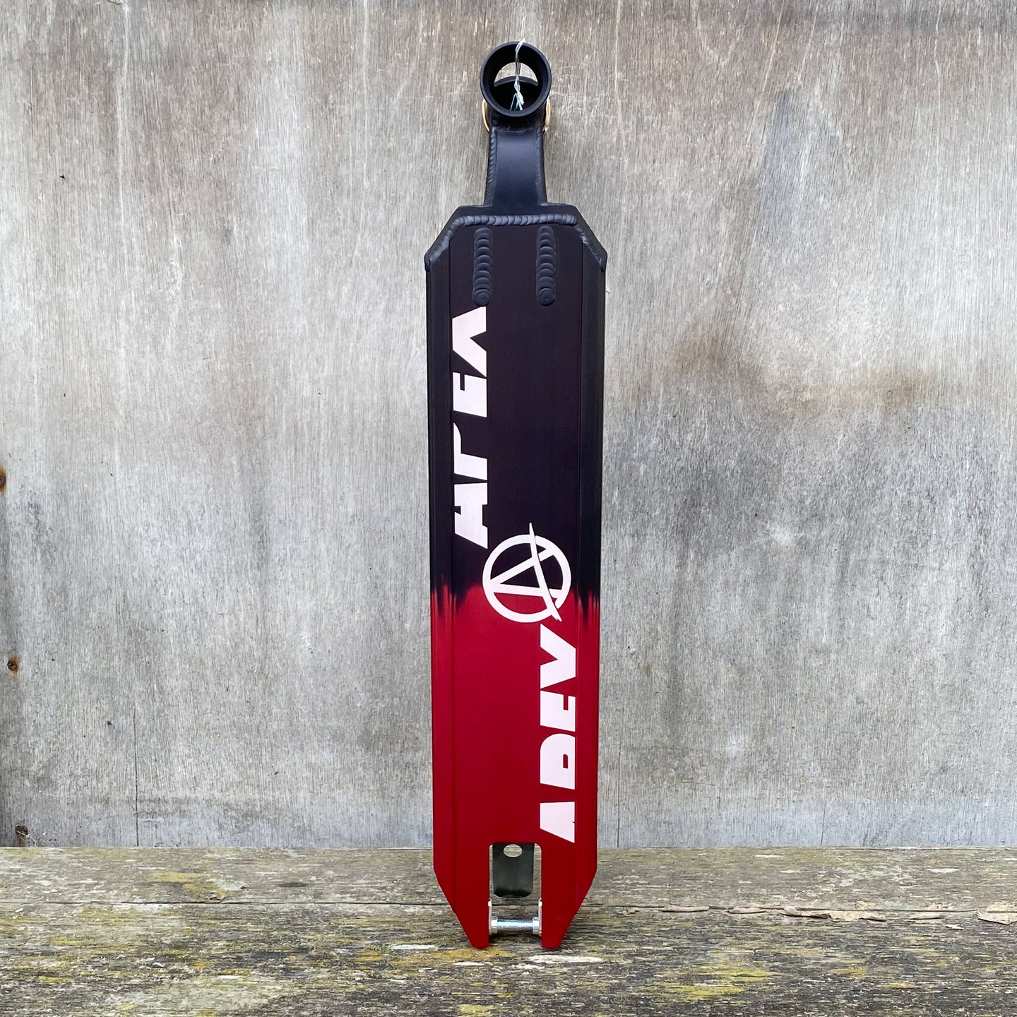 Limited Apex ID Black/Red Trick Løbehjul Deck - Black/Red-ScootWorld.dk